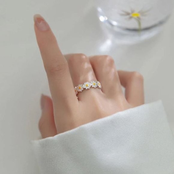 Sterling Silver Daisy Flower Adjustable Ring - Picture 4 of 7